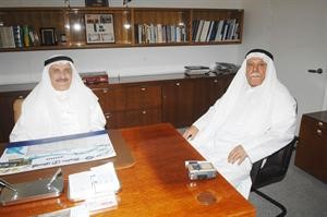 محمد جمال متحدثا للزميل منصور الهاجري﻿