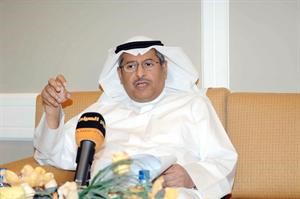 م عادل التركي متحدثا في ديوانية الاشغال محمد ماهر
