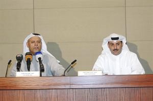 حسين الخرافي وخالد المضف في جانب من الجمعية العمومية﻿﻿سعود سالم﻿