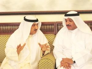 فيصل الدويسان ومدير ادارة رعاية المسنين علي حسن