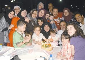 امل زهرة تحتفل بعيد ميلادها مع العائلة
﻿
