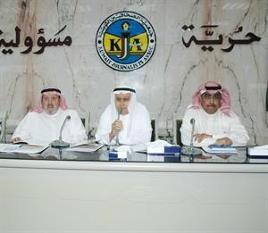عدنان الراشد واحمد بهبهاني وفيصل القناعي يديرون الجمعية العمومية	 كرم دياب﻿