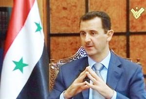 الرئيس السوري دبشار الاسد خلال حديثه الى تلفزيون المنار مساء امس الاول﻿