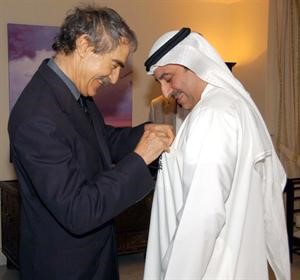 السفير الفرنسي يقلد المستشار مالك الوزان وسام الاستحقاق
