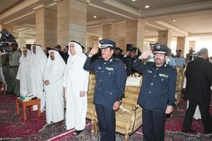 مدير عام الاطفاء ونائب المدير العام لشؤون المكافحة اثناء عزف السلام الوطنياحمد باكير