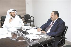 وليد الشعيب لدى ردوده على اسئلة قراء الانباء ومتابعة من الزميل اسامة ابو السعود كرم دياب