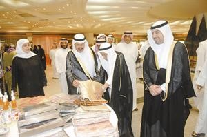 جانب من الجولة في السوق الخيري﻿﻿سعود سالم﻿