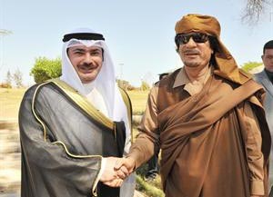  والقذافي مودعا الشيخ خالد العبدالله