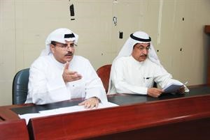 مثنى الحمد مترئسا الجمعية العمومية للشركة فريال حماد
