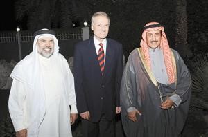 الشيخ دابراهيم الدعيج والسفير السويسري والسفير البحريني الشيخ خليفة ال خليفة

