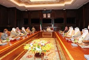 صاحب السمو الامير الشيخ صباح الاحمد مترئسا جلسة مجلس الوزراء امس

