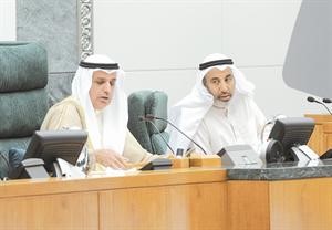 رئيس مجلس الامة بالانابة عبدالله الرومي وبجانبه دمحمد البصيري على المنصة
﻿