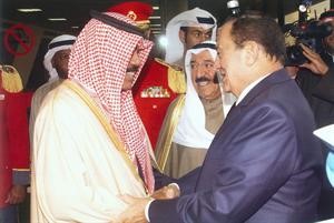سمو الشيخ نواف الاحمد مرحبا بالرئيس حسني مبارك
﻿
