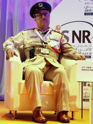 الفريق ضاحي خلفان خلال المؤتمر الامني في ابوظبي امسافپ