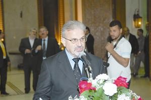 منمر اسعد خلف متحدثا للحضور﻿