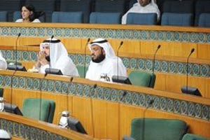 فلاح الصواغ ودجمعان الحربش يتابعان