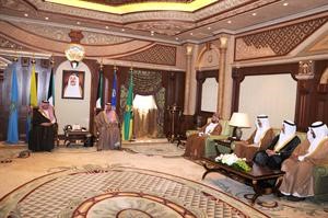 سمو نائب الامير خلال لقائه الشيخ محمد الخالد ورؤساء اجهزة الاستخبارات العامة والامن الوطني لدول التعاون﻿