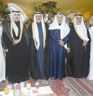 خلف دميثير يهنئ﻿