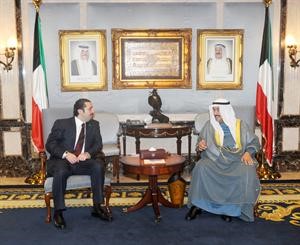 سمو رئيس الوزراء الشيخ ناصر المحمد مستقبلا الرئيس سعد الحريري
