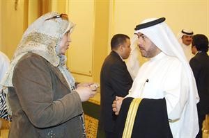 النائب علي الدقباسي متحدثا الى الزميلة هناء السيد 	 ناصر عبدالسيد﻿
