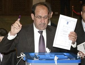 نوري المالكي يدلي بصوته