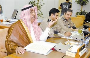 الشيخ جابر الخالد يرد على النائب خالد الطاحوس خلال السجال الذي حدث بينهما اثناء اجتماع لجنة الداخلية والدفاع