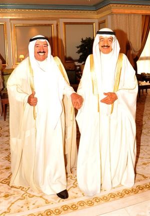 صاحب السمو الامير الشيخ صباح الاحمد وصاحب السمو الملكي الامير خليفة بن سلمان﻿