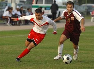عمر قمبر يغيب امام الصليبخات﻿