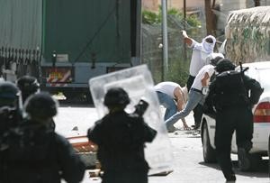 مواجهات بين قوات الاحتلال وفلسطينيين بعد صلاة الجمعة في القدس
