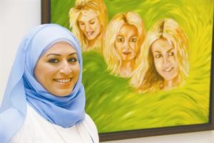 الفنانة وابتسامة لـ الانباء
