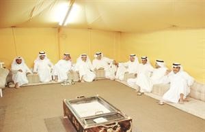 رواد ديوانية خالد الخضير يتناولون هموم المنطقة﻿