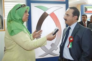محمد المزين متحدثا للزميلة هناء السيد﻿