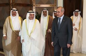 الرئيس اللبناني ميشال سليمان مستقبلا موفد صاحب السمو الامير المستشار محمد ابوالحسن
