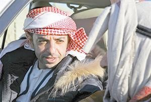 الشيخ الراحل اثناء احدى رحلات الصيد﻿
