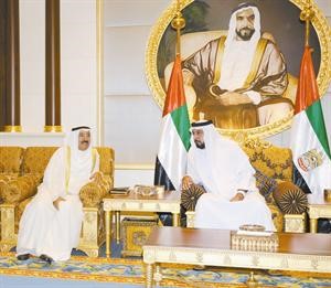 صاحب السمو الامير الشيخ صباح الاحمد مقدما التعازي للرئيس الاماراتي صاحب السمو الشيخ خليفة بن زايد ال نهيان