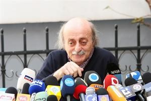 رئيس اللقاء الديموقراطي وليد جنبلاط متحدثا عن زيارته لدمشق في كليمنصو محمود الطويل