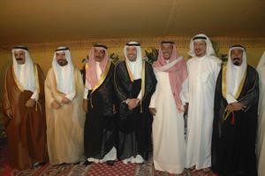 الشيخ طلال الفهد مع عدد من وجهاء الجهراء