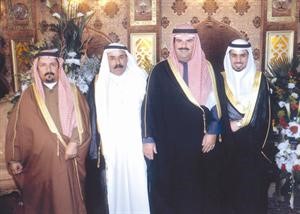 الشيخ فهد سالم العلي وعليج الجعيب يباركان للمعرس وخاله
﻿