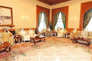 صاحب السمو الامير مستقبلا الرئيس جاسم الخرافي والنواب المشاركين في مؤتمر بانكوك﻿