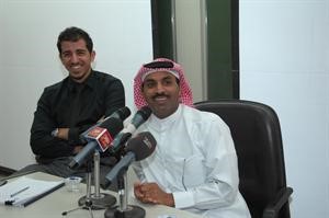 الفنان طارق العلي محاضرا
