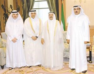 صاحب السمو الامير الشيخ صباح الاحمد لدى استقباله الشيخ عبدالله بن محمد بن سعود ال ثاني ودناصر معرفيه
