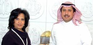 الشيخة مي بنت محمد ال خليفة خلال استقبالها سفيرنا الشيخ عزام الصباح