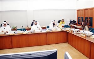 احمد السعدون وديوسف الزلزلة وخالد السلطان ودرولا دشتي خلال اجتماع المالية﻿