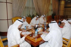 رئيس ديوان المحاسبة عبدالعزيز العدساني وفريق الديوان مع الوزير دمحمد البصيري واركان وزارته﻿