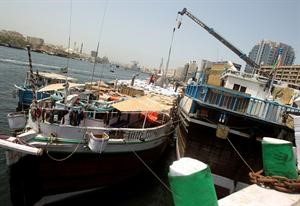 السفن الاماراتية التقليدية تقاطع الصومال بسبب اعمال القرصنة	افپ﻿