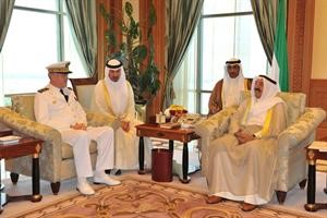 صاحب السمو الامير مستقبلا رئيس الاركان الفرنسي