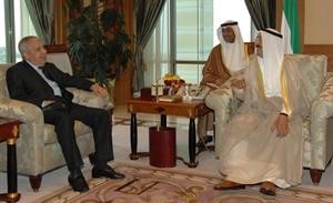 صاحب السمو الامير الشيخ صباح الاحمد خلال لقائه دعلي التريكي