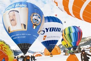 صورة صاحب السمو الامير على المنطاد﻿
