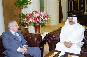 الرئيس جاسم الخرافي اثناء استقباله دعلي التريكي﻿