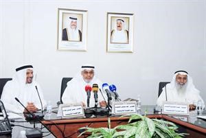 مفهد السعيد ومعيسى خداده وحمد الامير خلال المؤتمر الصحافي
